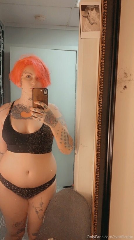 Naakte gelekte OnlyFans-foto van Imjustbria
