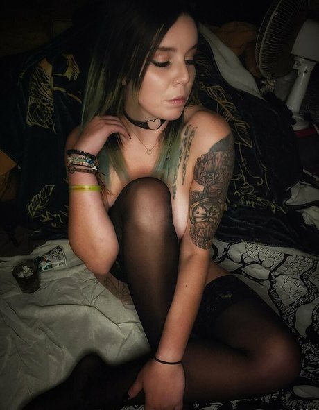 Nacktes geleaktes OnlyFans-Foto von Mysteriousmoon