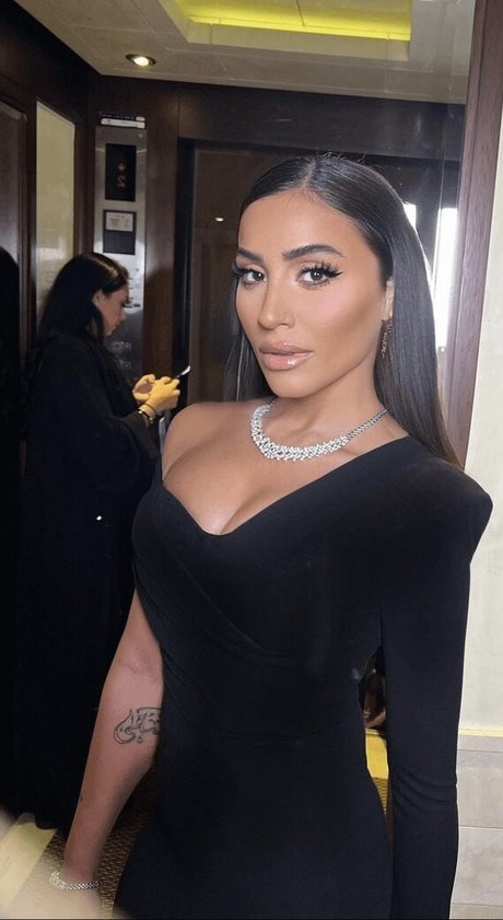 Naken lekkede OnlyFans-bilde av Dina El Sherbiny