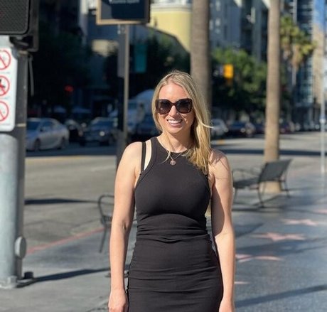 Nahá fotka uniklých OnlyFans od Sarah Cruddas
