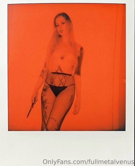 Naakte gelekte OnlyFans-foto van Fullmetalvenus