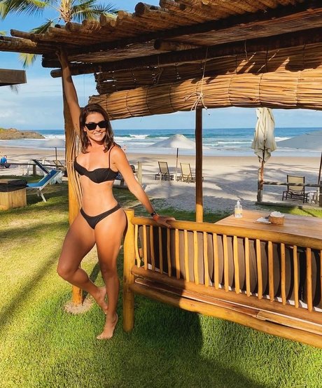 Nøgent lækket OnlyFans-billede af Deborah Secco