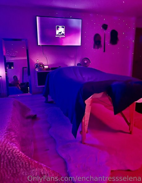 Nøgent lækket OnlyFans-billede af Enchantressselenafree