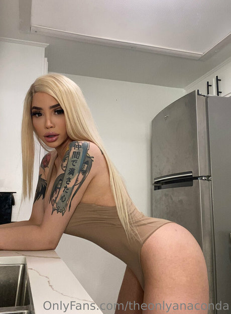 Theonlyanaconda OnlyFans泄露裸照