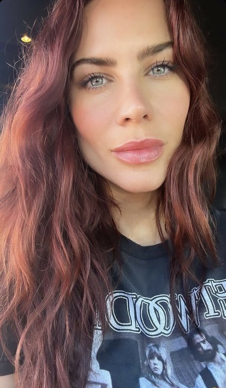 Courtney Hope