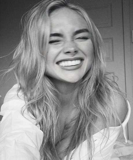 Natalie Alyn Lind