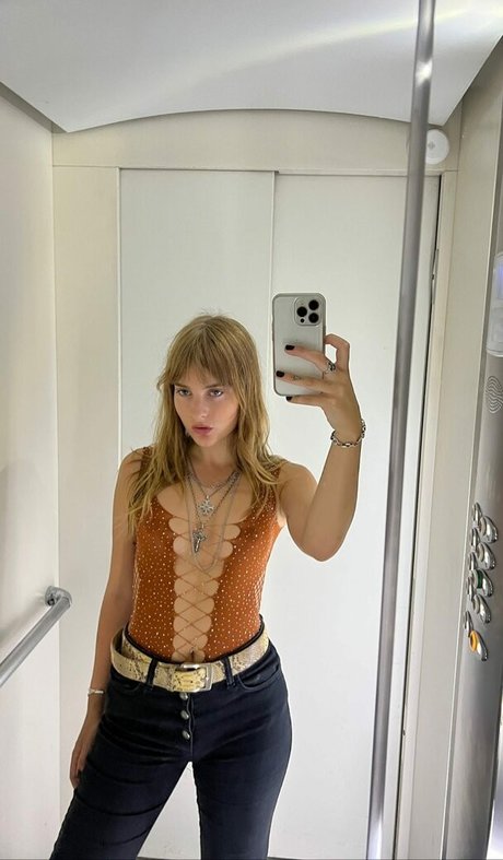 Victoria De Angelis