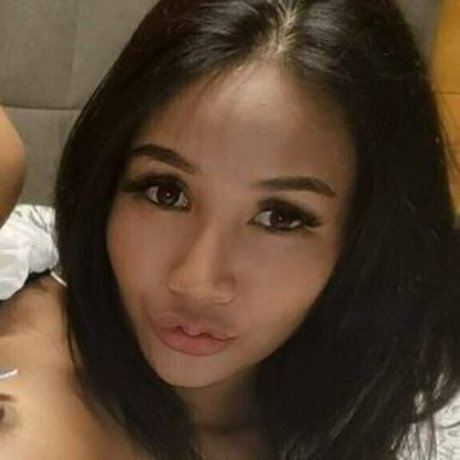 Naken läckt OnlyFans-bild av Reenoploy