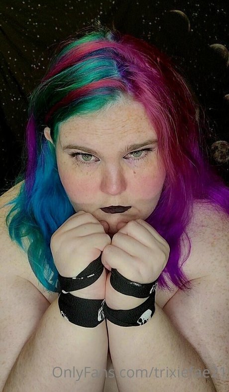 Naken lekkede OnlyFans-bilde av Trixiefae21