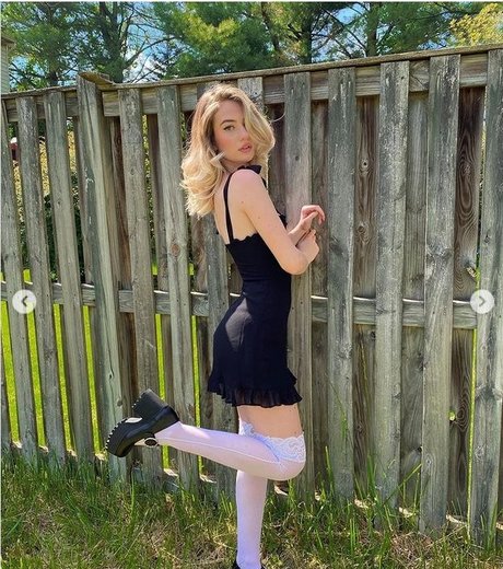 Nahá fotka uniklých OnlyFans od Kennedy Walsh