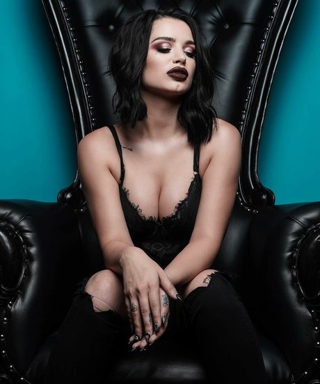 Foto nua vazada do OnlyFans de Saraya Bevis