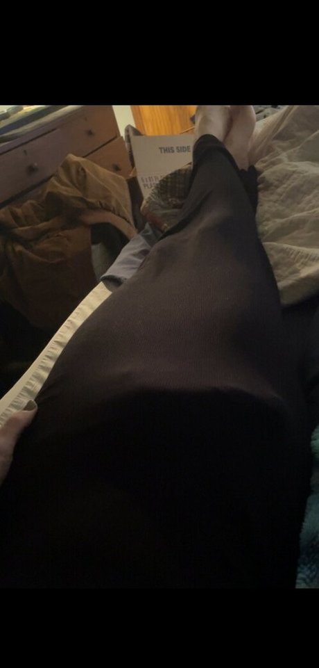 Naken lekkede OnlyFans-bilde av Realcarpetmuncher
