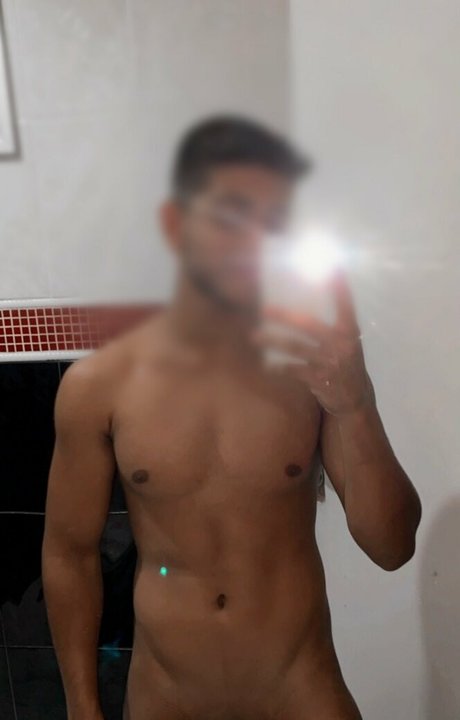 Alaston vuotanut OnlyFans-kuva Marciomendes