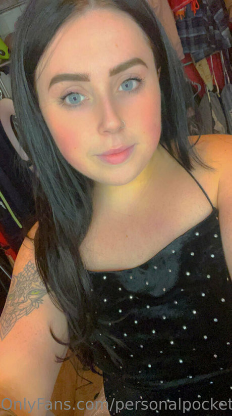 Naken lekkede OnlyFans-bilde av Personalpocketcutie