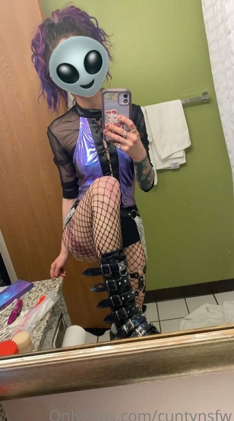 Naken läckt OnlyFans-bild av Cuntynsfw