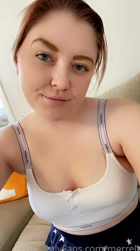 Naken lekkede OnlyFans-bilde av Merrell