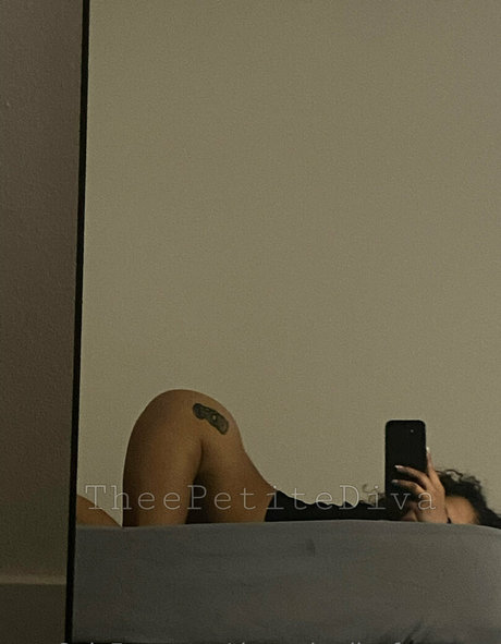 Naken läckt OnlyFans-bild av Thepetitedivafreepage