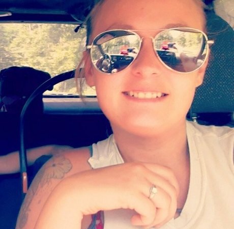 Naken lekkede OnlyFans-bilde av Wetnbadmommy