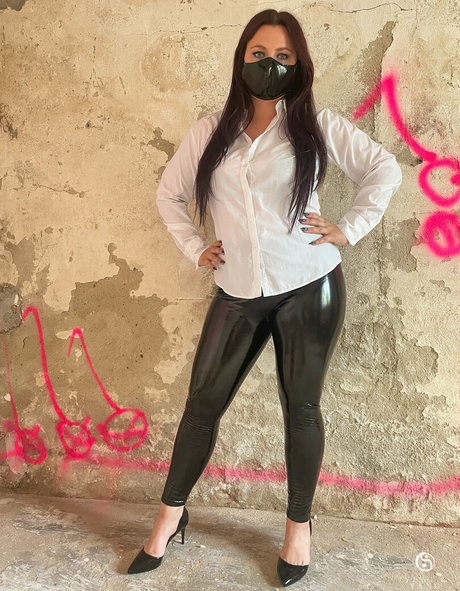 Ying_yang_2019