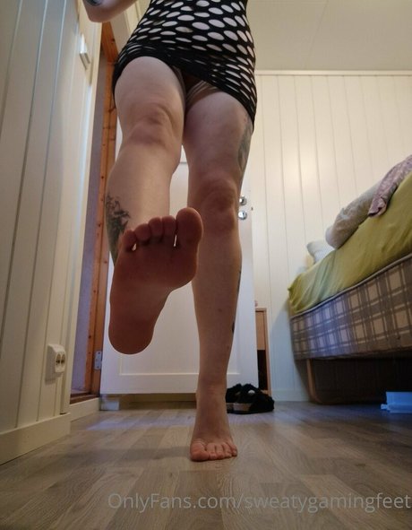 Sweatygamingfeet  nude leaked OnlyFans photo