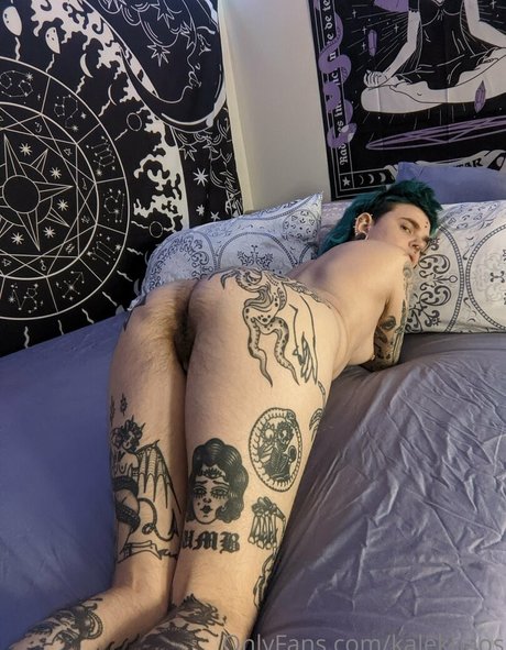 Naken läckt OnlyFans-bild av Kalekhaos