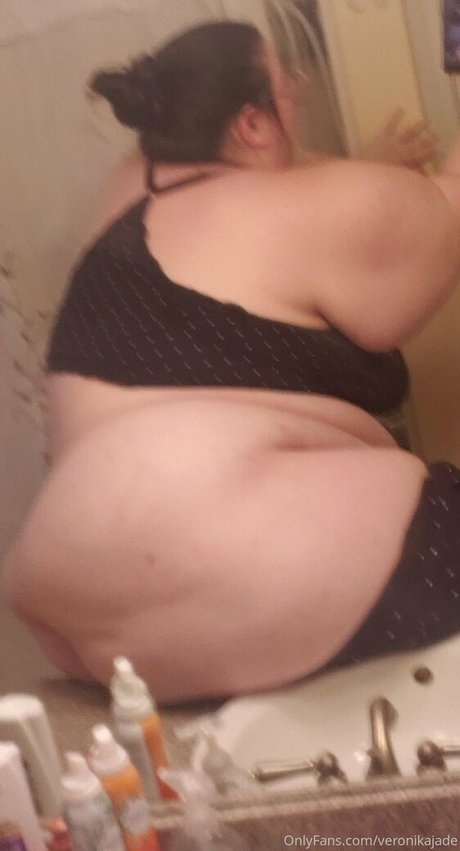 Alasti lekkinud OnlyFans-i pilt Veronikajade
