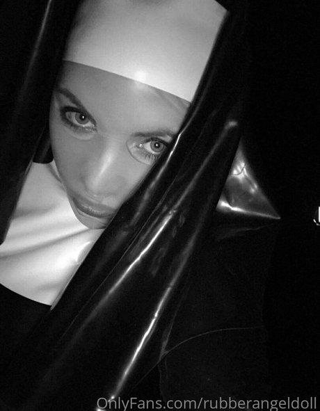 Rubberangeldoll