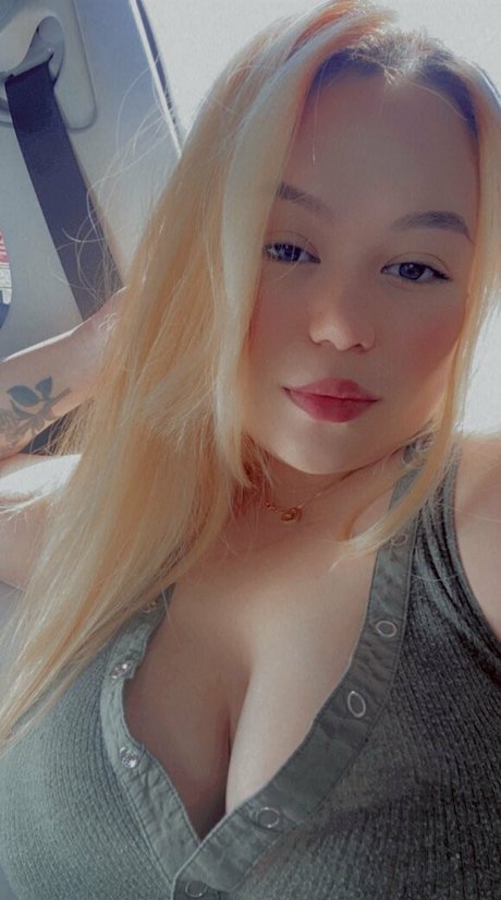 Naken lekkede OnlyFans-bilde av Mamavyfree