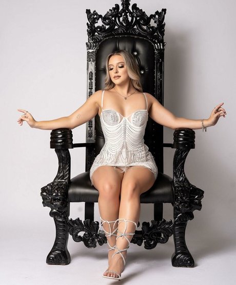 Nahá fotka uniklých OnlyFans od Peachyyj