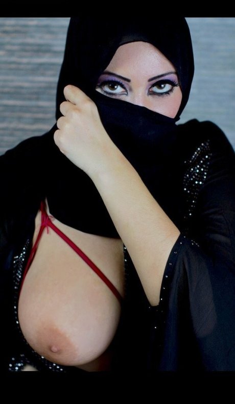 Nøgent lækket OnlyFans-billede af Persiana