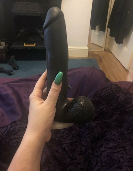 Naken lekkede OnlyFans-bilde av Persiana