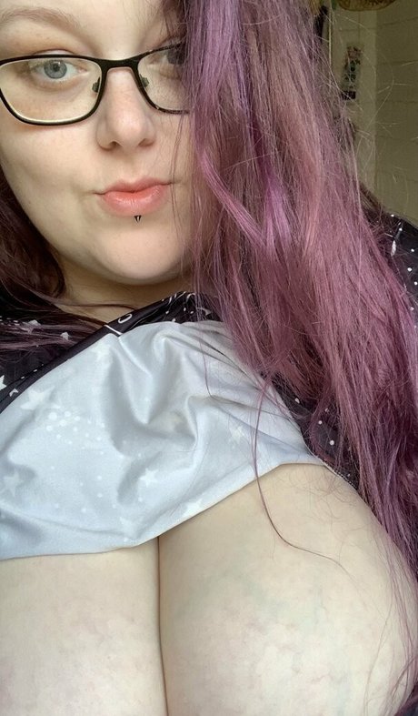Nahá fotka uniklých OnlyFans od Obeymisselle