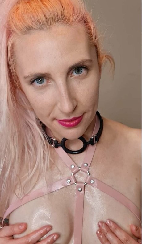 Nahá fotka uniklých OnlyFans od Mistyrising