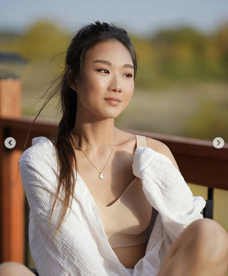 Naken lekkede OnlyFans-bilde av Angela Fakes