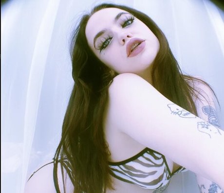 Nahá fotka uniklých OnlyFans od Mooanna