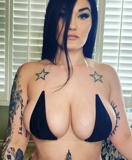 Обнаженная фотография утечки OnlyFans от Tattedbaddie69