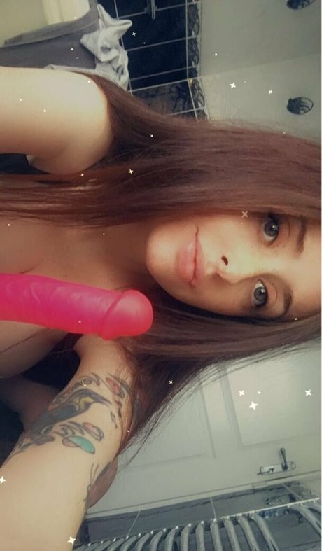 Nahá fotka uniklých OnlyFans od Maxeatsellie