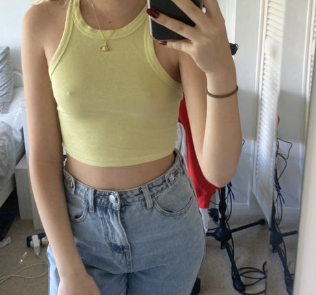 Naken läckt OnlyFans-bild av Ellen Peters