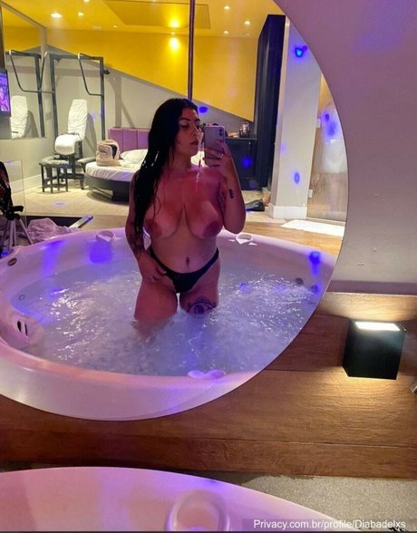 Foto nua vazada do OnlyFans de Diabadelxs