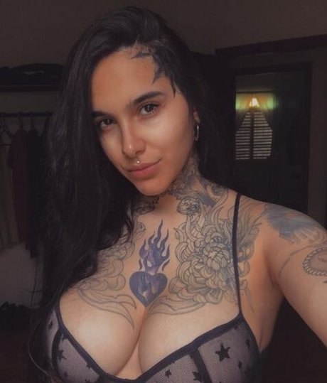 Naken lekkede OnlyFans-bilde av Dana Gomes