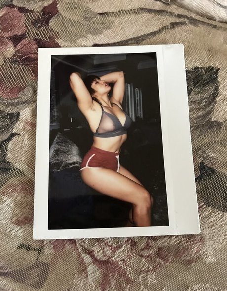 Naken läckt OnlyFans-bild av Lovemialittle
