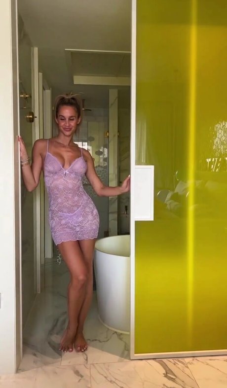 Alasti lekkinud OnlyFans-i pilt Emily Shak