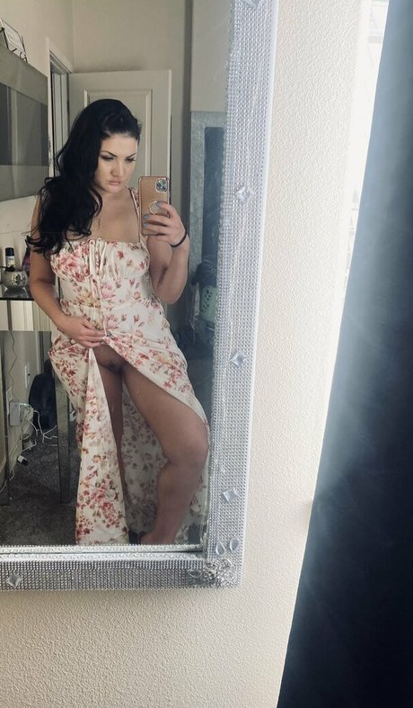 Naken läckt OnlyFans-bild av Mia Rose  Miarosexxx