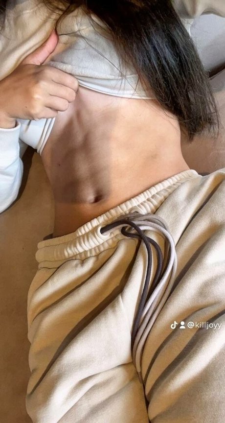 Nahá fotka uniklých OnlyFans od Carlyjb