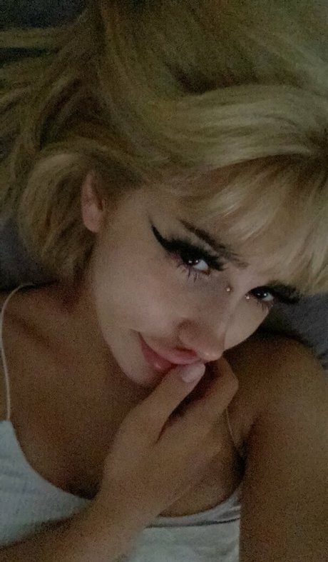 Nacktes geleaktes OnlyFans-Foto von Noodle Noodlesriu