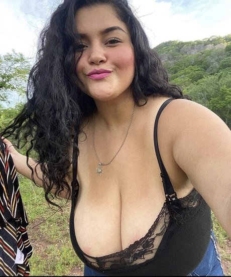 Naken lekkede OnlyFans-bilde av China Pocket