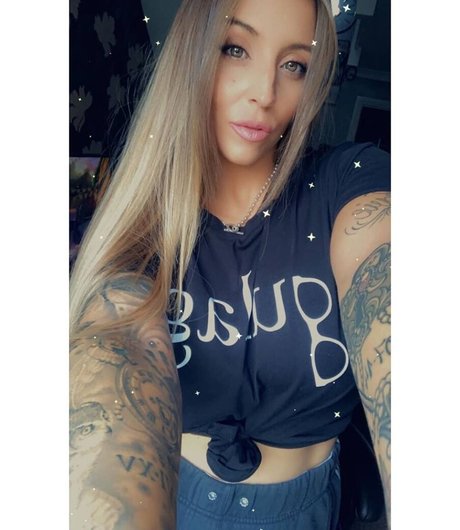 Naken lekkede OnlyFans-bilde av Whispahgaming