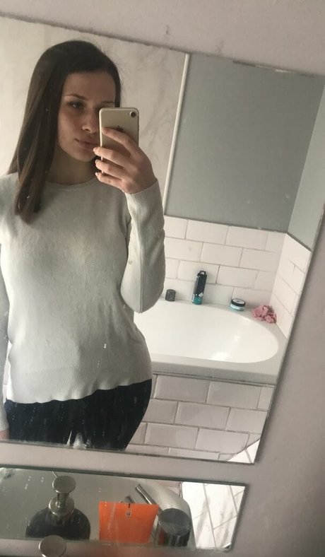 Chloe Carter