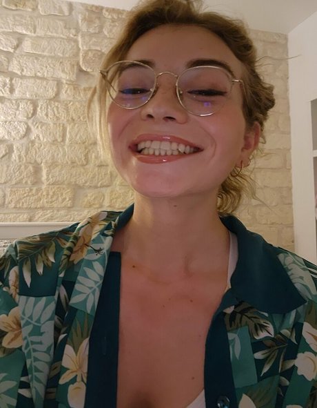 Emmalittlets  nude leaked OnlyFans photo
