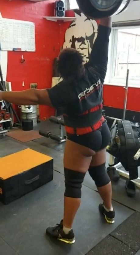 Обнаженная фотография утечки OnlyFans от Strongwomen 